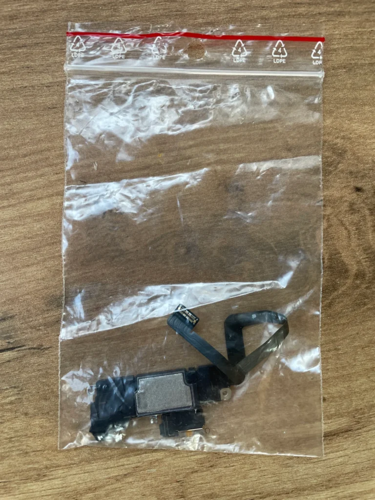 iPhone 11 ausies garsiakalbis (Originalus / Naudotas)