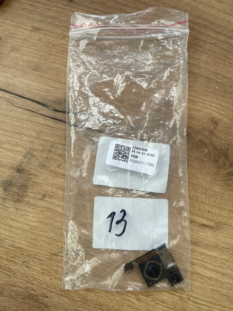 Apple iPhone 13 galinė kamera (Originali / Naudota)