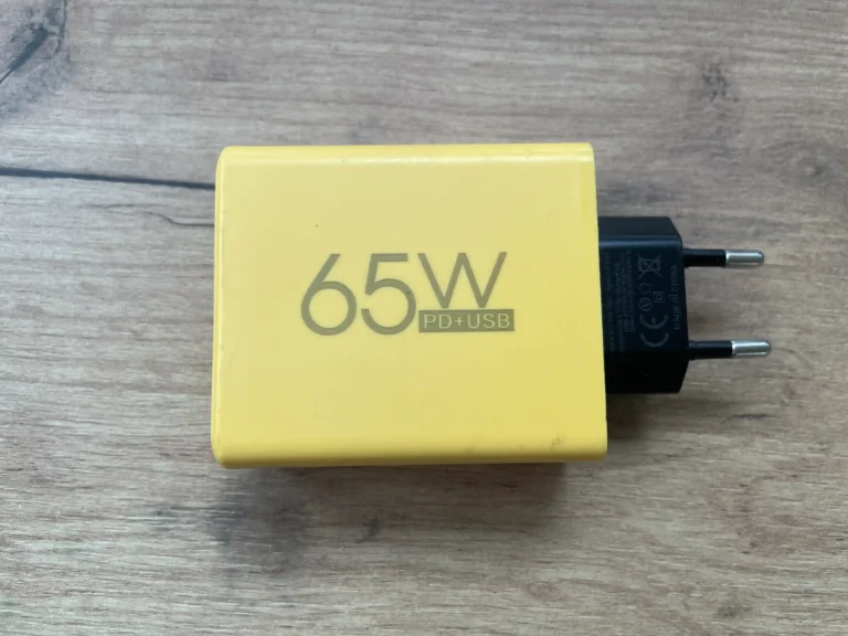 65W greitojo įkrovimo USB įkroviklis – 4 jungtys (mažai naudotas)