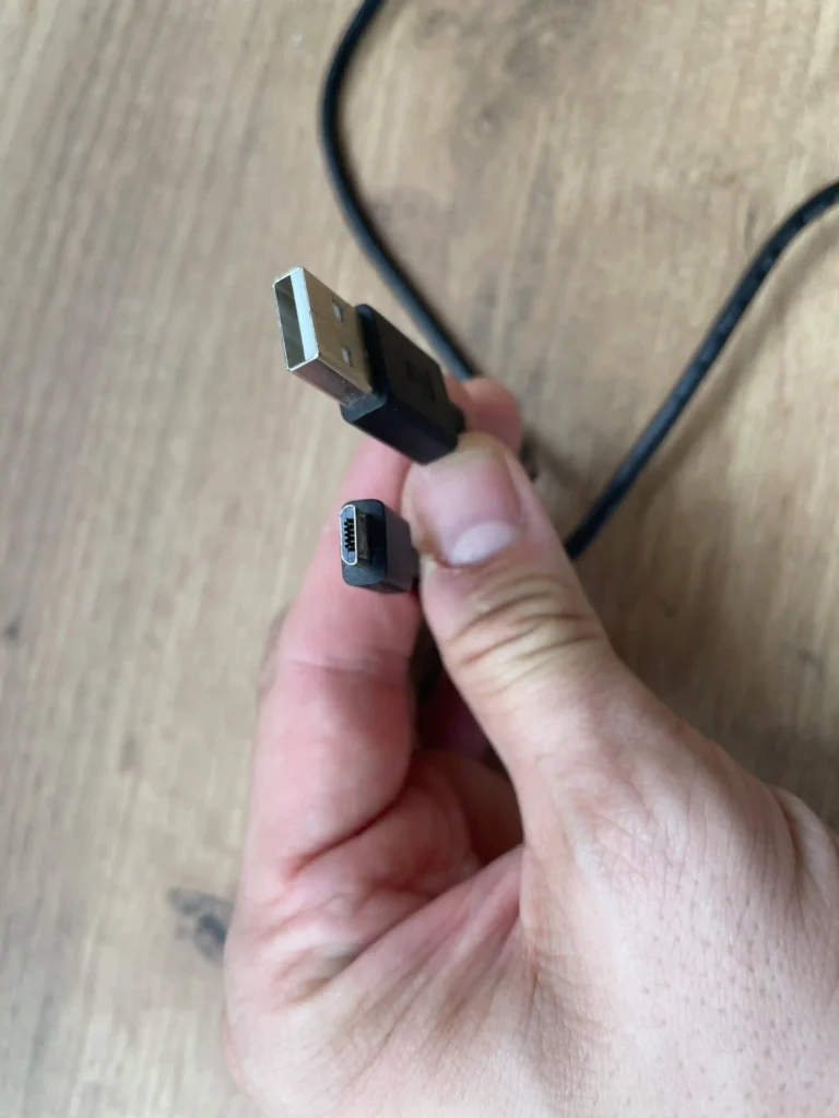 Universalus USB – „Micro USB“ Kabelis (1,5 m)