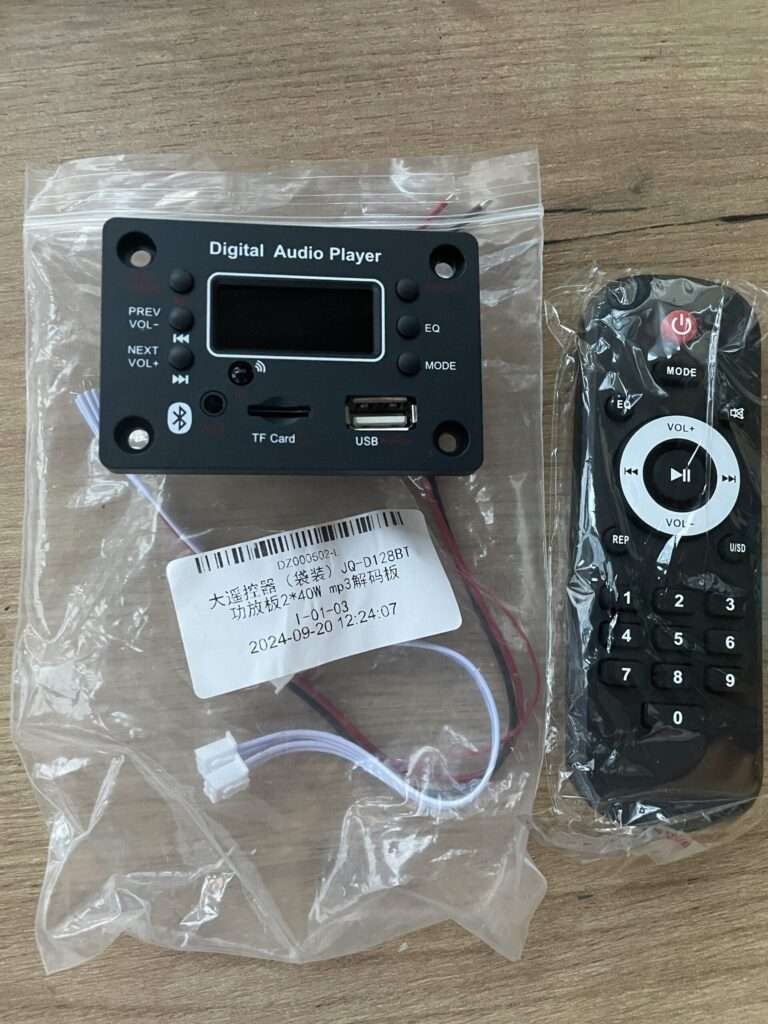 Bluetooth MP3 dekoderio modulis su stiprintuvu ir pulteliu (12V 2x40W)